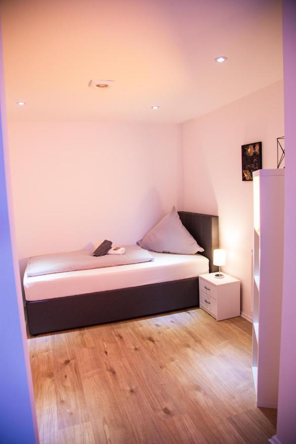Winetime - Modern - Fuer 6 - Boxspringbetten - Netflix